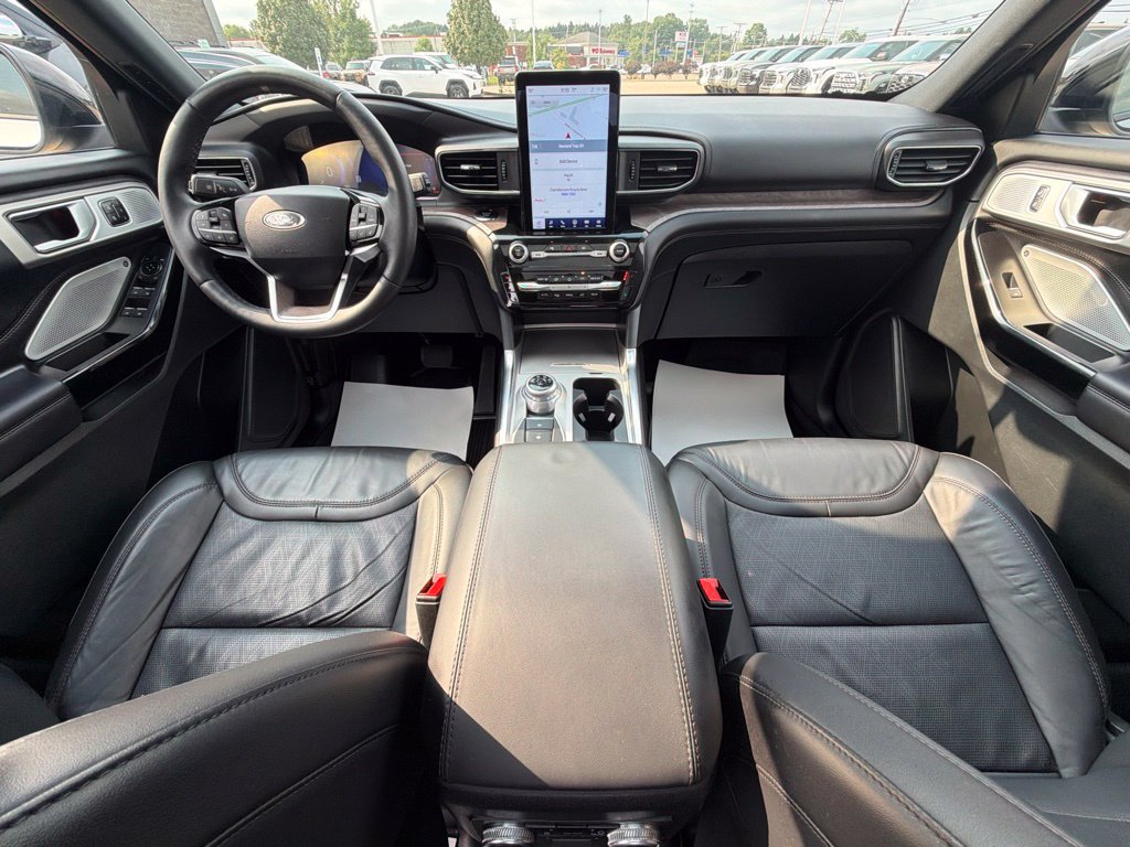 Used 2023 Ford Explorer Platinum w/ Technology Package AWD/4WD image 23