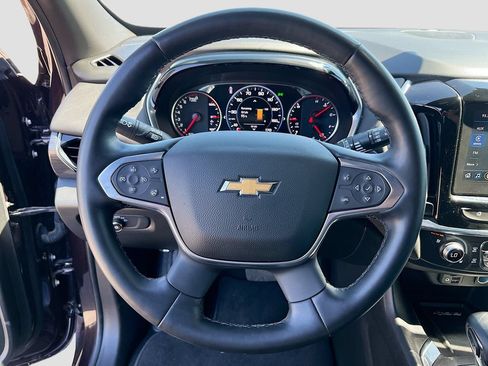 Used 2023 Chevrolet Traverse High Country FWD image 11