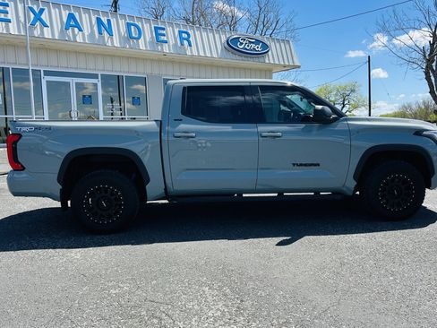Used 2022 Toyota Tundra SR5 w/ TRD Off-Road Package image 11
