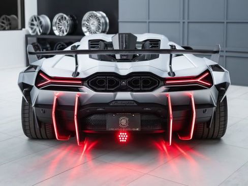 Used 2025 Lamborghini Revuelto AWD/4WD image 36