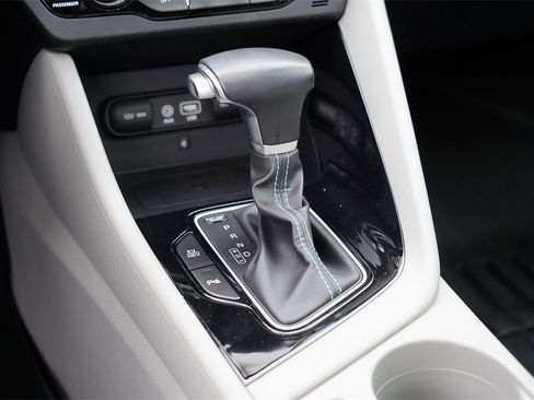 Used 2019 Kia Niro EX Premium w/ Sunroof Package image 24