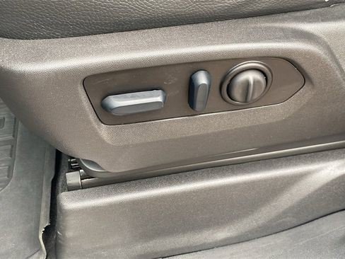 Used 2023 GMC Sierra 3500 Denali w/ Denali Ultimate Package image 19