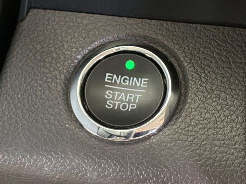 Used 2019 Ford Expedition XLT w/ Equipment Group 202A RWD image 16
