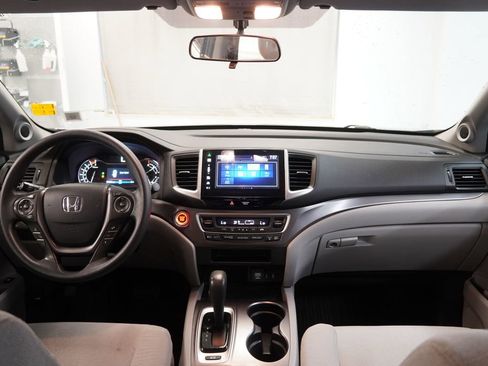 Used 2016 Honda Pilot EX image 18