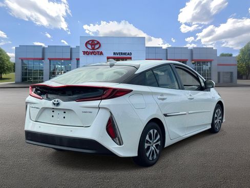 Certified 2021 Toyota Prius Prime Limited FWD image 7