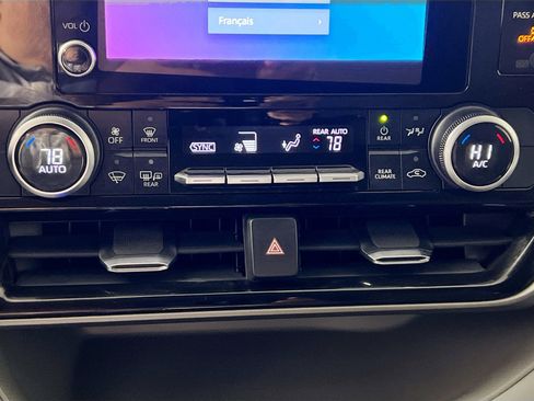 Used 2023 Toyota Highlander L image 27