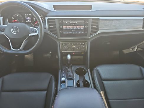 Used 2021 Volkswagen Atlas Cross Sport SE w/ Panoramic Sunroof Package image 12