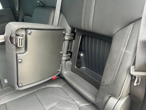 Used 2022 Chevrolet Silverado 3500 High Country image 32