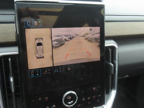 Used 2025 GMC Acadia Denali w/ Super Cruise Package FWD image 31