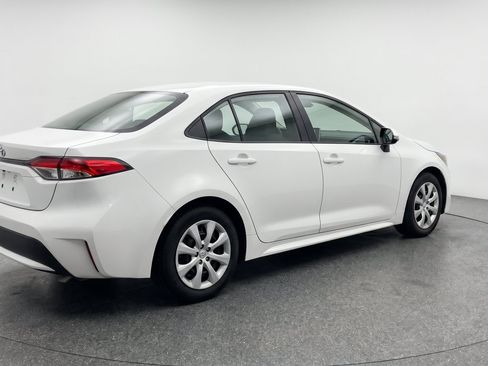 Used 2025 Toyota Corolla LE FWD image 9