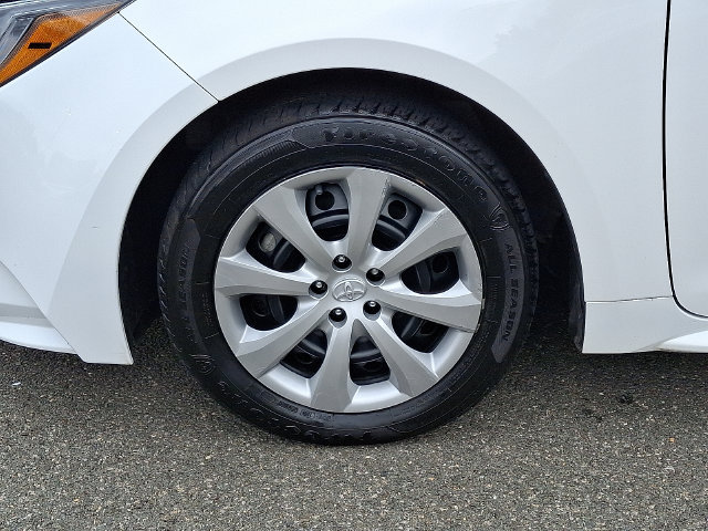 Used 2025 Toyota Corolla LE FWD image 8