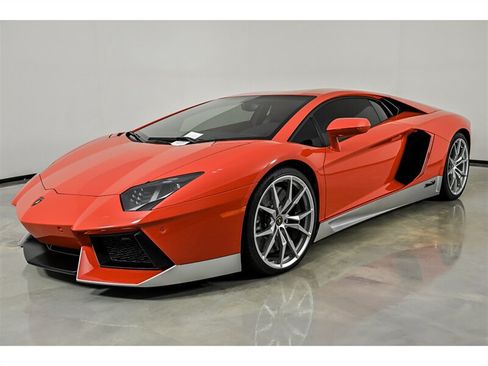 Used 2017 Lamborghini Aventador LP 700-4 AWD/4WD image 9