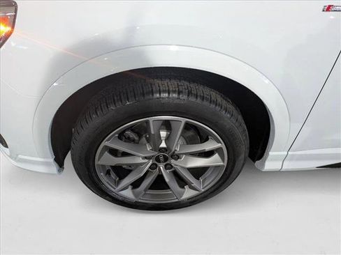 New 2025 Audi Q3 2.0T Premium image 10