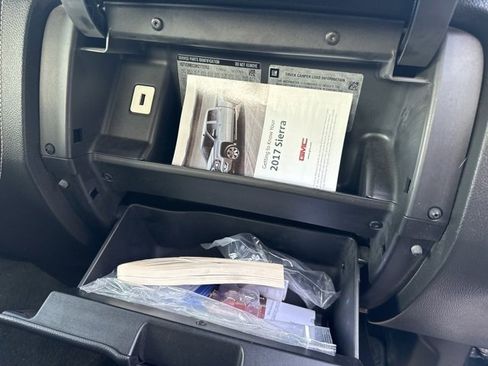 Used 2017 GMC Sierra 1500 SLE w/ SLE Value Package image 31