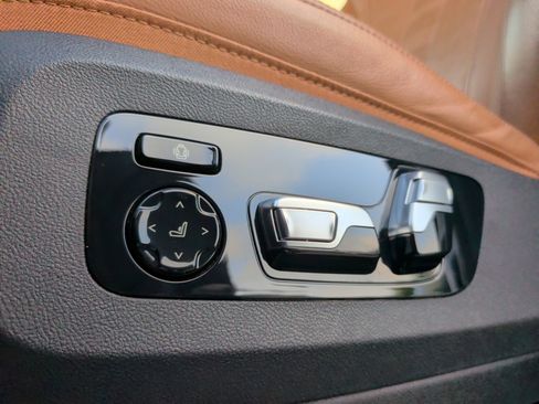 Used 2022 BMW X7 xDrive40i w/ M Sport Package AWD/4WD image 27
