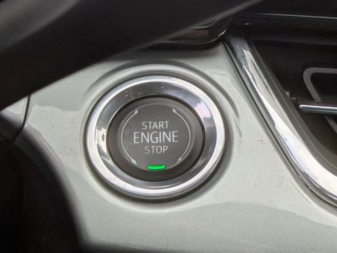 Used 2025 Chevrolet Trax LT w/ LT Convenience Package FWD image 28