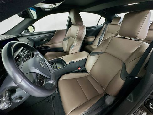 Used 2025 Lexus ES 350 w/ Premium Package image 13