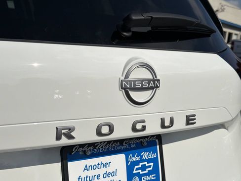 Used 2026 Nissan Rogue S FWD image 29
