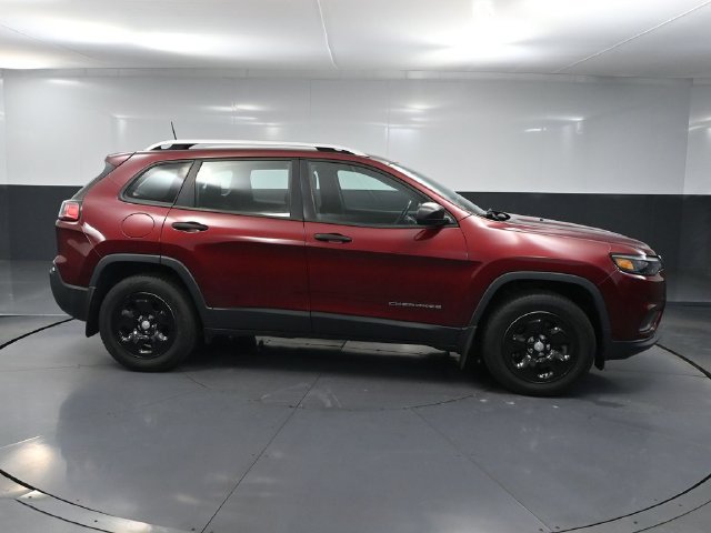 Used 2019 Jeep Cherokee Sport w/ Cold Weather Group AWD/4WD image 3