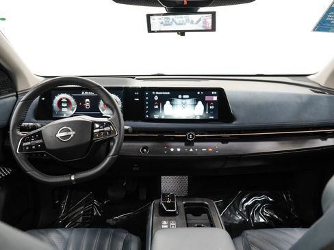 Used 2024 Nissan Ariya AWD image 17