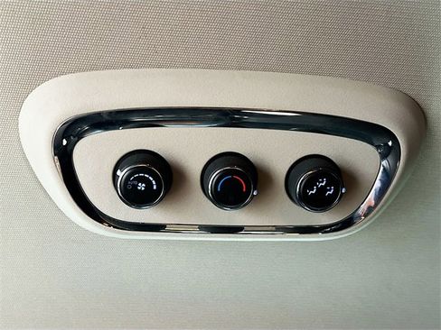 Used 2020 Dodge Durango SXT image 24