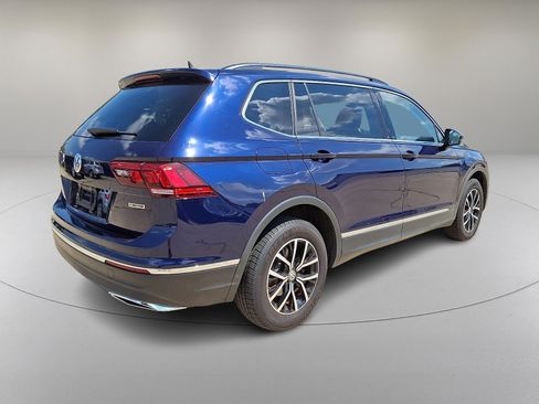 Used 2021 Volkswagen Tiguan SE w/ Panoramic Sunroof Package AWD/4WD image 11