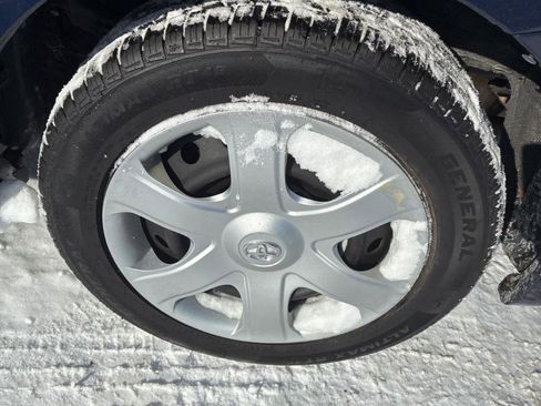 Used 2010 Toyota Matrix S image 29