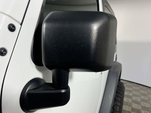 Used 2017 Jeep Wrangler Sport image 13