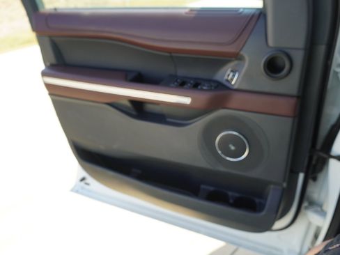 Used 2024 Ford Expedition Max Limited image 20