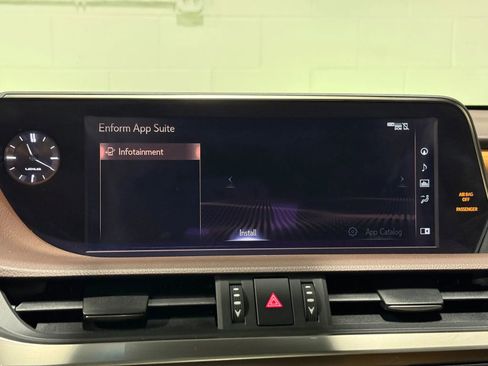 Used 2019 Lexus ES 350 Ultra Luxury w/ Accessory Package image 37