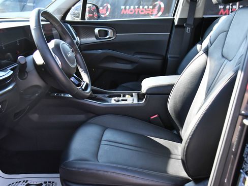 Used 2025 Kia Sorento S w/ Panoramic Sunroof Package image 18