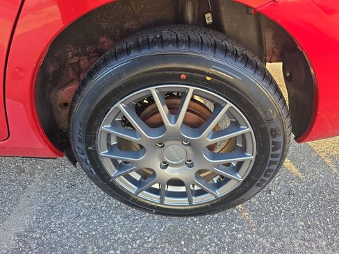 Used 2009 Toyota Yaris Sedan image 35