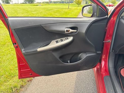 Used 2012 Toyota Corolla S FWD image 22