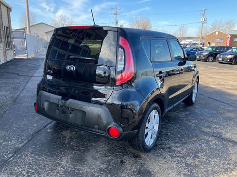 Used 2015 Kia Soul + image 3