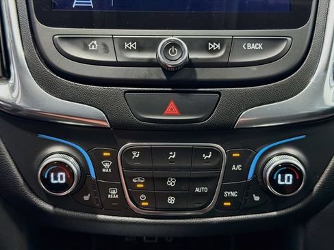 Used 2020 Chevrolet Equinox LT FWD image 15