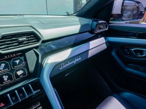 Used 2019 Lamborghini Urus AWD/4WD image 65