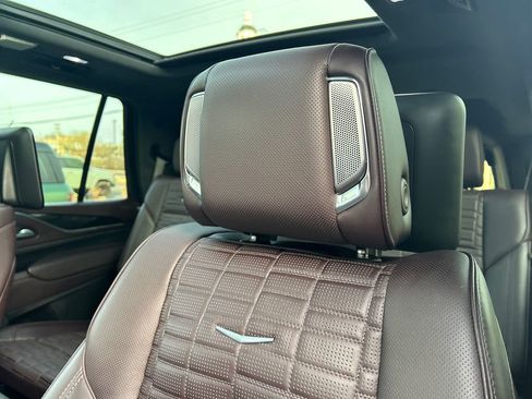 Used 2023 Cadillac Escalade Sport Platinum w/ LPO, ONYX Package image 19