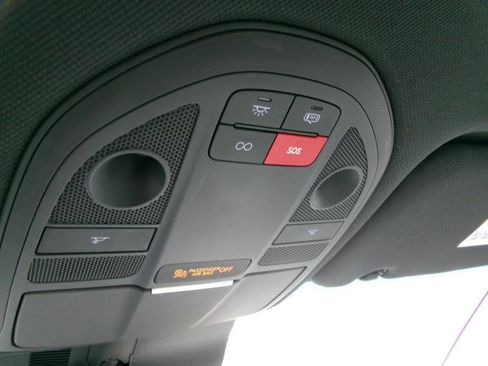Used 2025 Genesis G70 2.5T RWD image 15