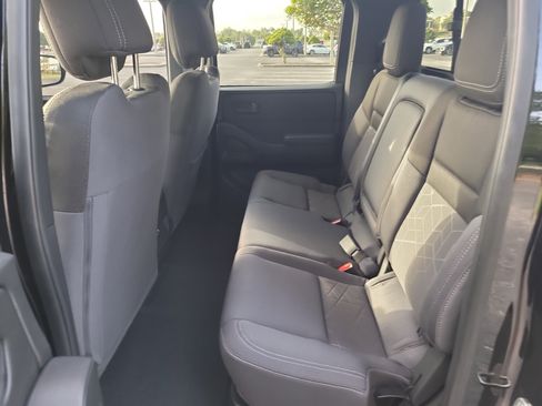 Used 2026 Nissan Frontier SV w/ Tow Package RWD image 18