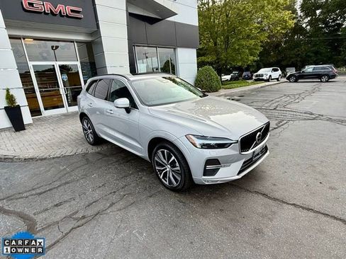 Used 2022 Volvo XC60 B5 Momentum w/ Climate Package image 5