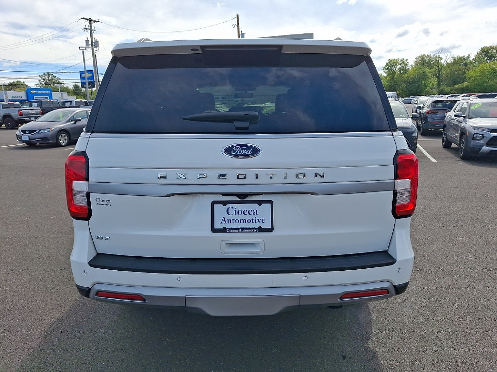 Used 2024 Ford Expedition XLT AWD/4WD image 8
