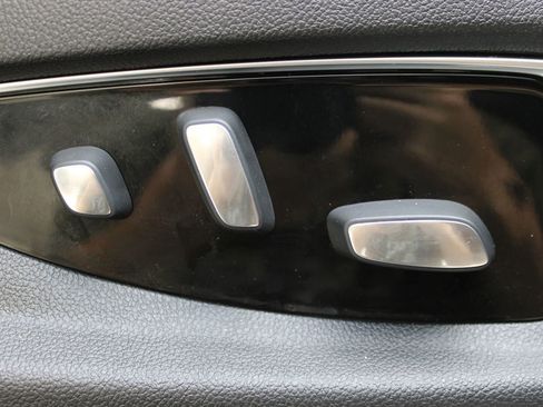 Used 2019 Cadillac Escalade Luxury image 20