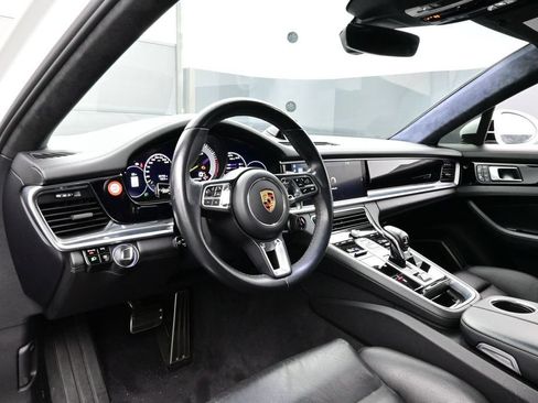 Certified 2019 Porsche Panamera Turbo S w/ Premium Package Plus AWD/4WD image 4