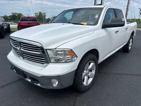 Used 2015 RAM 1500 Classic SLT w/ SLT Plus D←cor Group AWD/4WD image 9