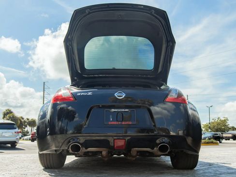 Used 2018 Nissan 370Z Touring RWD image 24