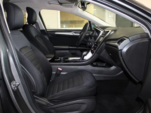 Used 2014 Ford Fusion SE FWD image 23