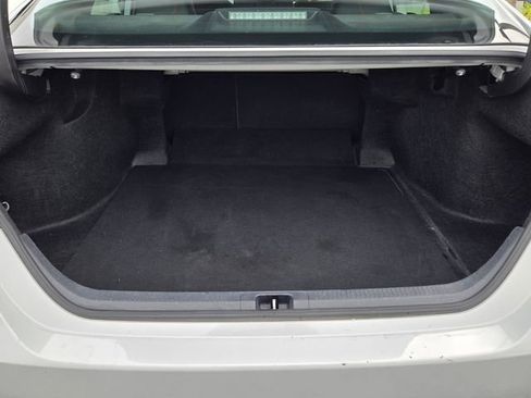 Used 2024 Toyota Camry SE image 11