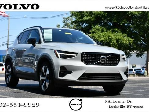 Used 2026 Volvo XC40 B5 Plus AWD/4WD image 1