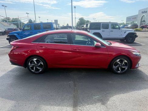 Used 2023 Hyundai Elantra Limited FWD image 2