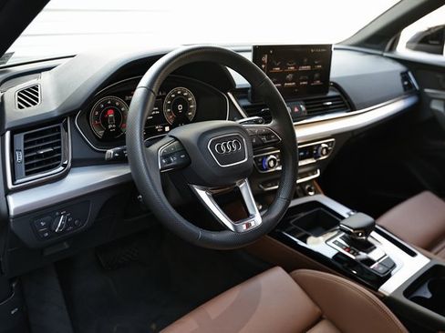 Certified 2025 Audi Q5 2.0T Premium Plus w/ Premium Plus Package image 20